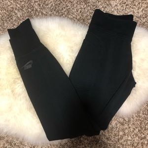 Nike Essential Pocket Leggings